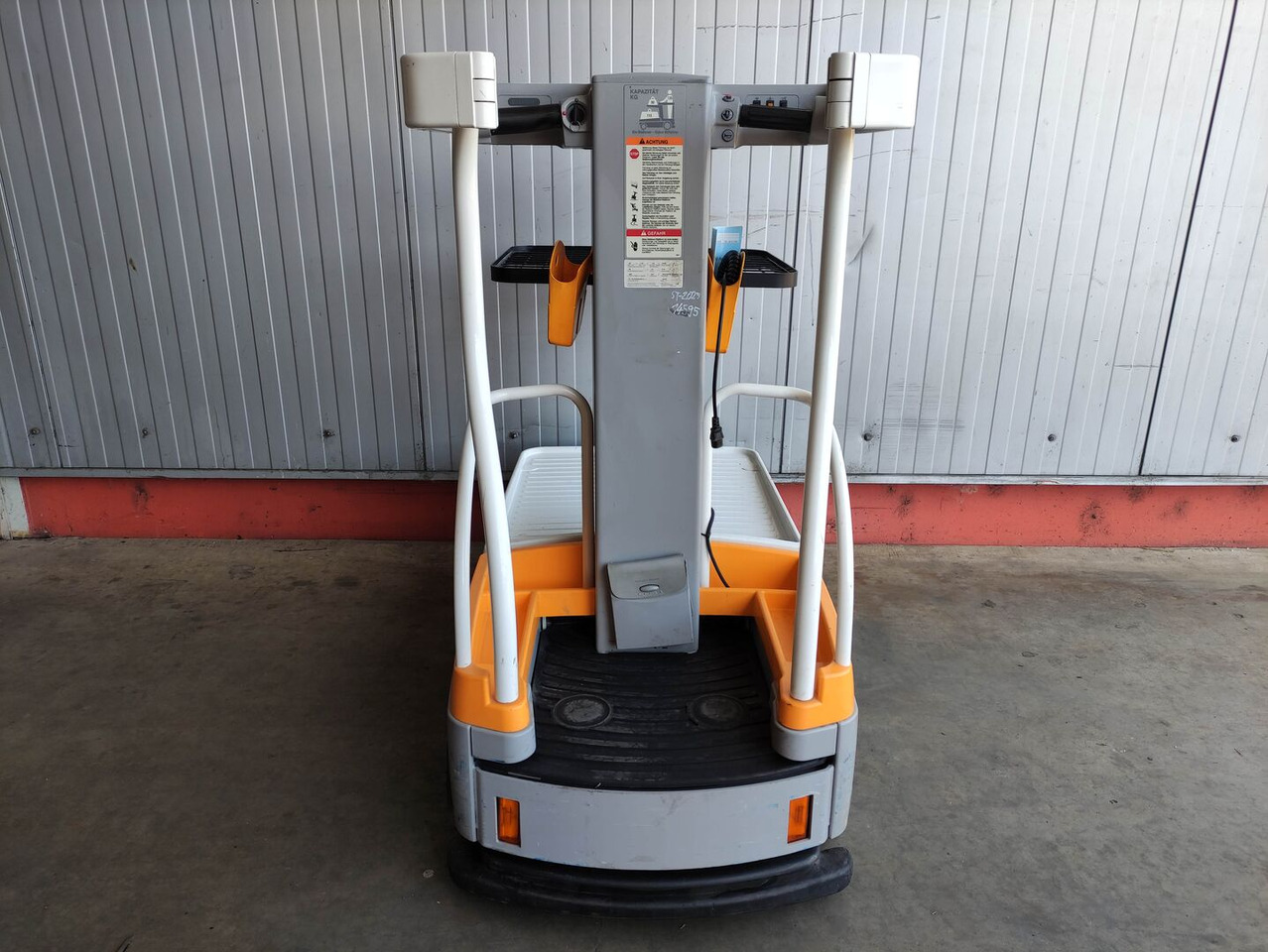 Crown WAV50-118 - Order picker: picture 4 Crown WAV50-118 - Order picker: picture 4