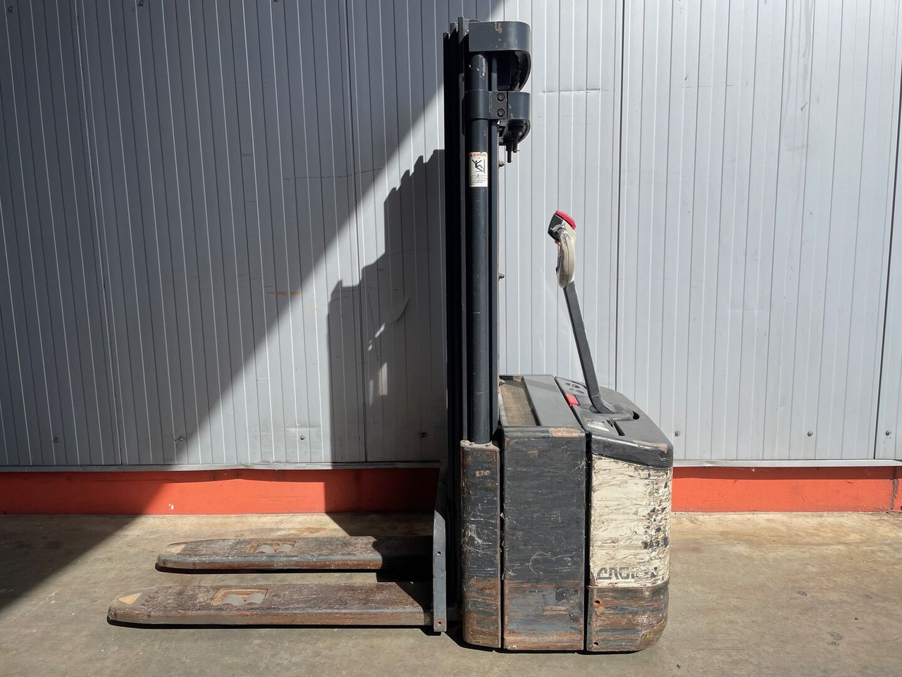 Crown WE2300 1.6 TT - Stacker: picture 1 Crown WE2300 1.6 TT - Stacker: picture 1
