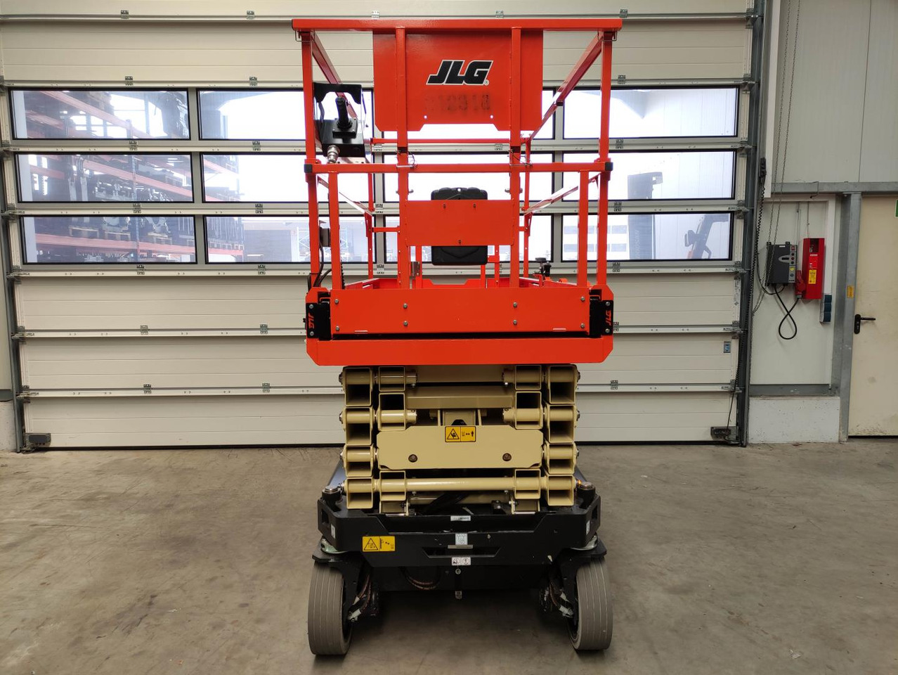 JLG R3246 - Scissor lift: picture 3 JLG R3246 - Scissor lift: picture 3