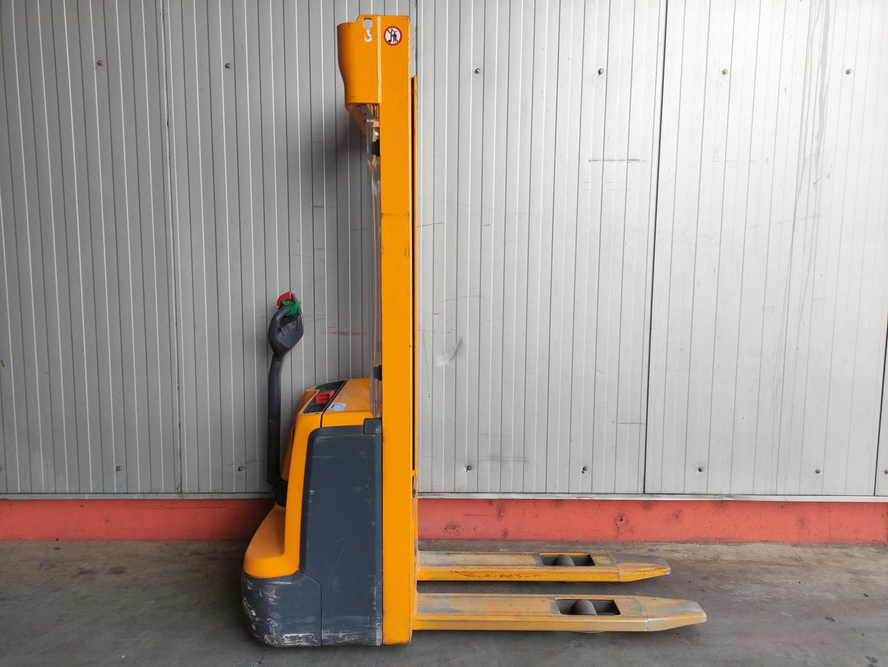 Jungheinrich EJC 112 - Stacker: picture 2 Jungheinrich EJC 112 - Stacker: picture 2