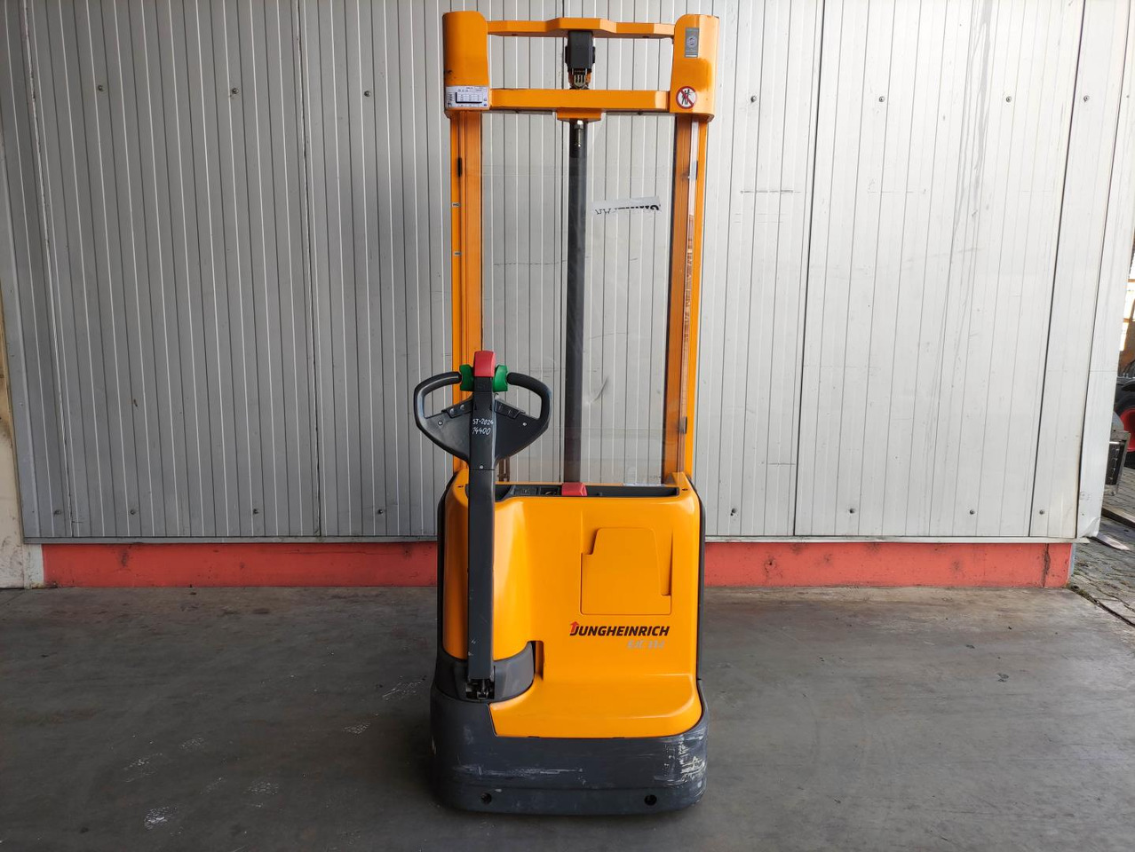 Jungheinrich EJC 112 - Stacker: picture 4 Jungheinrich EJC 112 - Stacker: picture 4