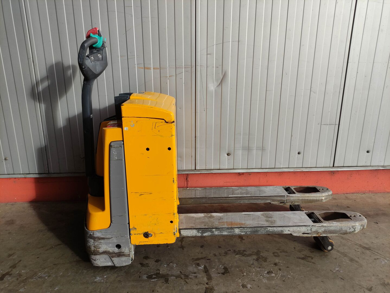Jungheinrich EJE 120 - Pallet truck: picture 2 Jungheinrich EJE 120 - Pallet truck: picture 2