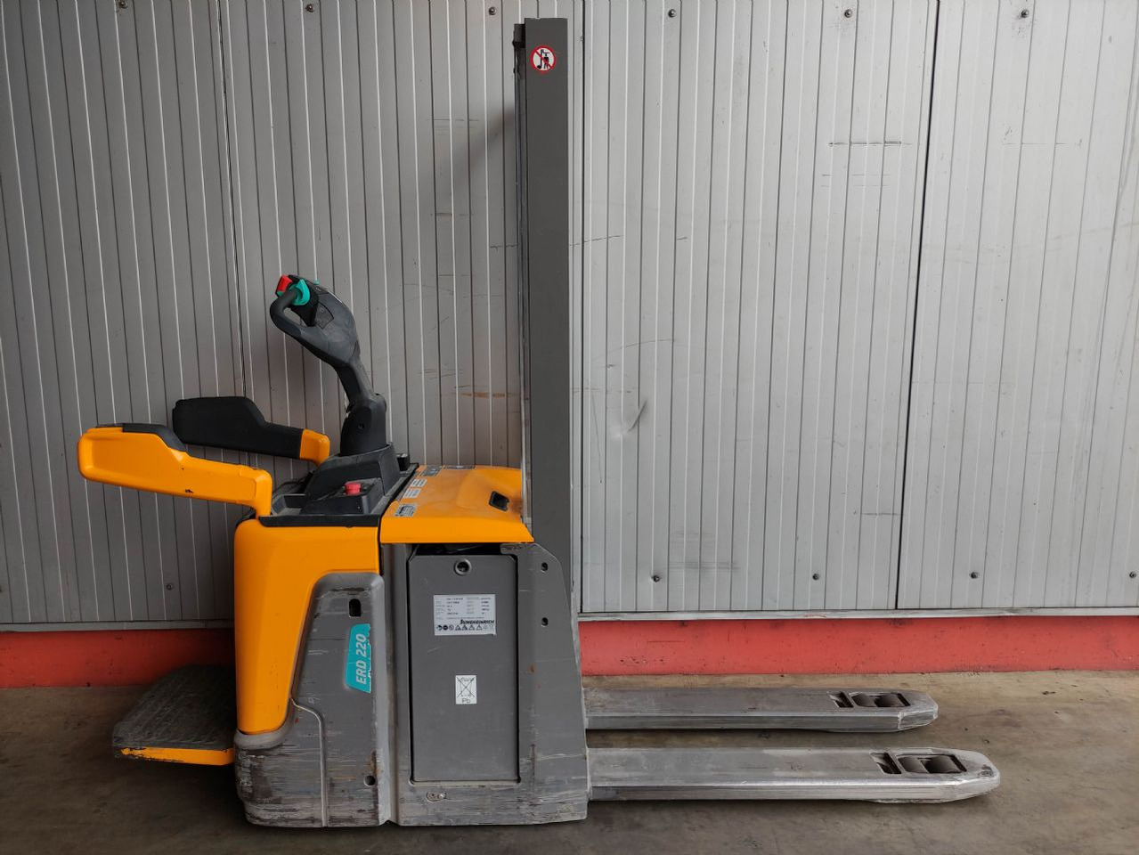Jungheinrich ERD220 - Stacker: picture 2 Jungheinrich ERD220 - Stacker: picture 2