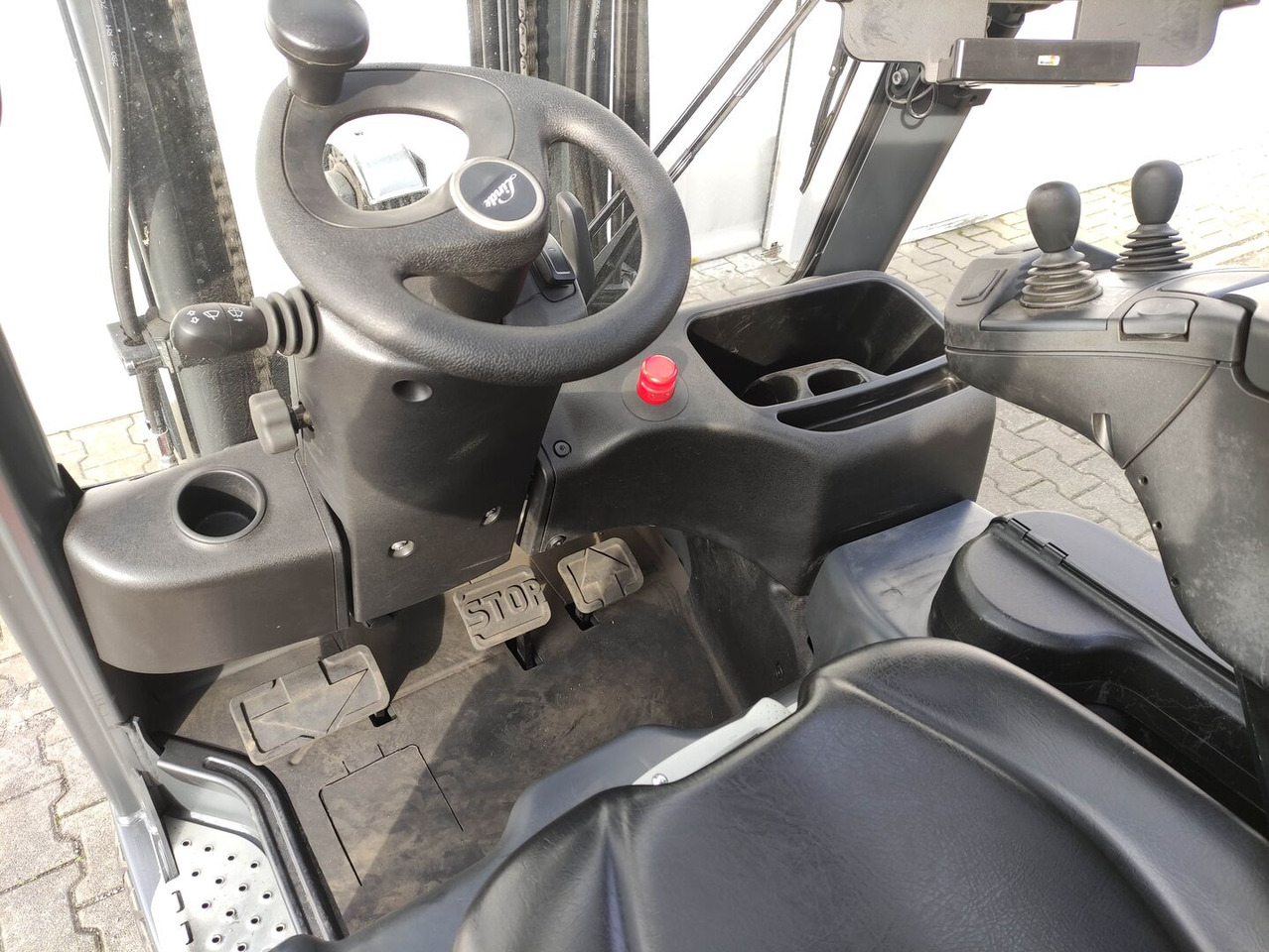 Linde E16PH-02-386 - Electric forklift: picture 5 Linde E16PH-02-386 - Electric forklift: picture 5