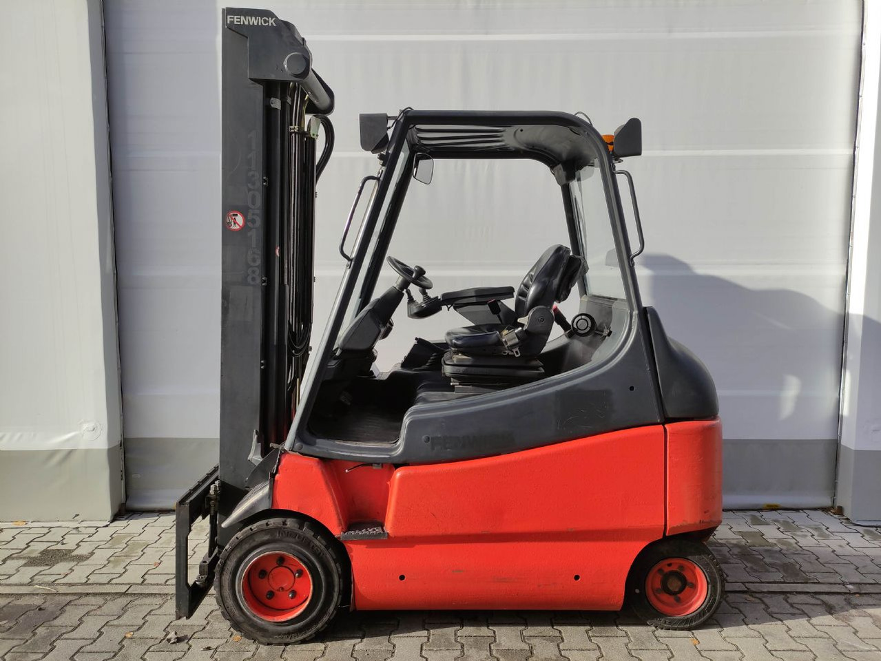 Linde E30/02/600-336 - Electric forklift: picture 1 Linde E30/02/600-336 - Electric forklift: picture 1