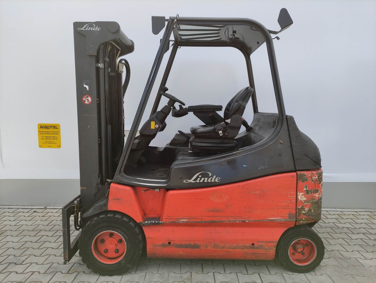 Linde E30/03/600-336 - Electric forklift: picture 1 Linde E30/03/600-336 - Electric forklift: picture 1