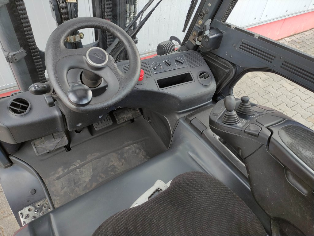 Linde E30L-01-387 - Electric forklift: picture 5 Linde E30L-01-387 - Electric forklift: picture 5