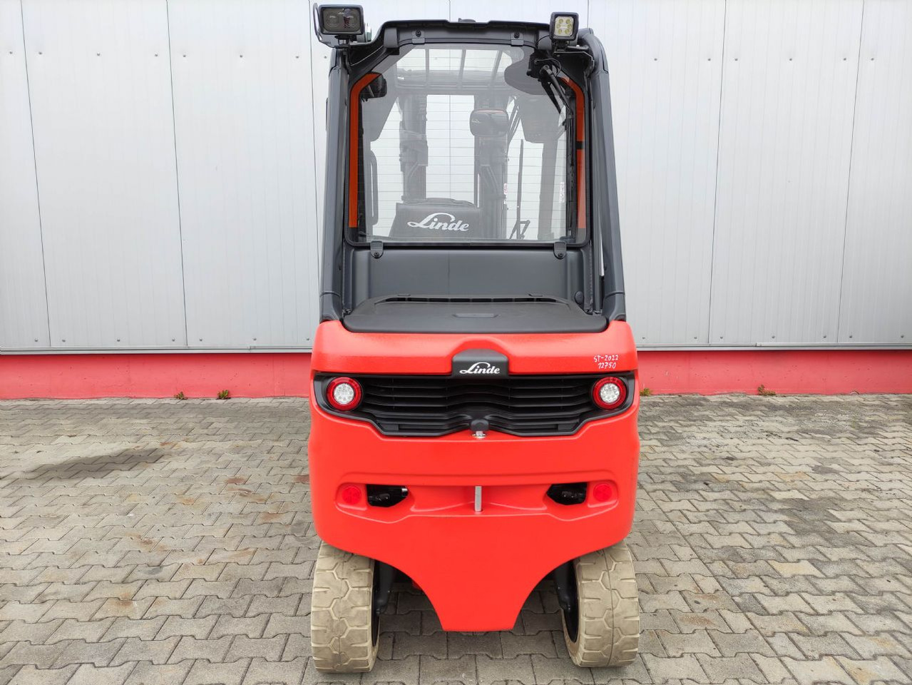 Linde E35HL-01-1252 *Batterie NEU* - Electric forklift: picture 3 Linde E35HL-01-1252 *Batterie NEU* - Electric forklift: picture 3