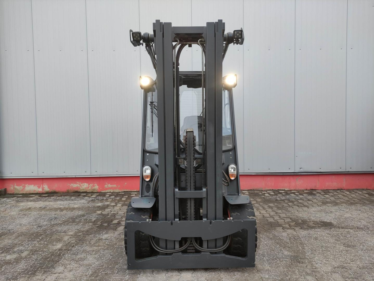 Linde E50HL-01-388 - Electric forklift: picture 3 Linde E50HL-01-388 - Electric forklift: picture 3