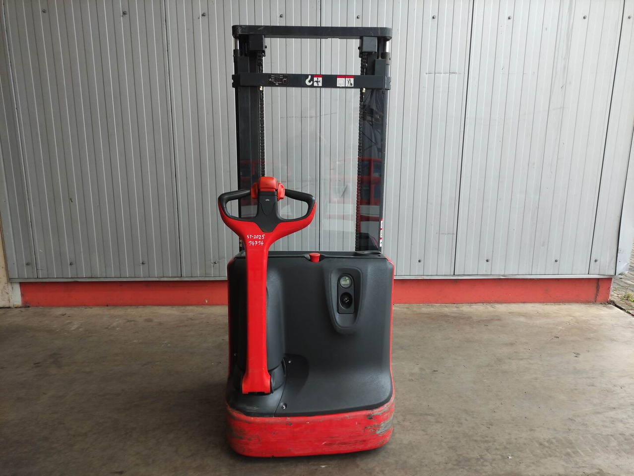 Linde L12 i - Stacker: picture 4 Linde L12 i - Stacker: picture 4