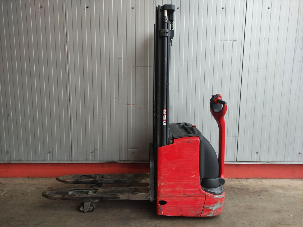Linde L12 i - Stacker: picture 1 Linde L12 i - Stacker: picture 1