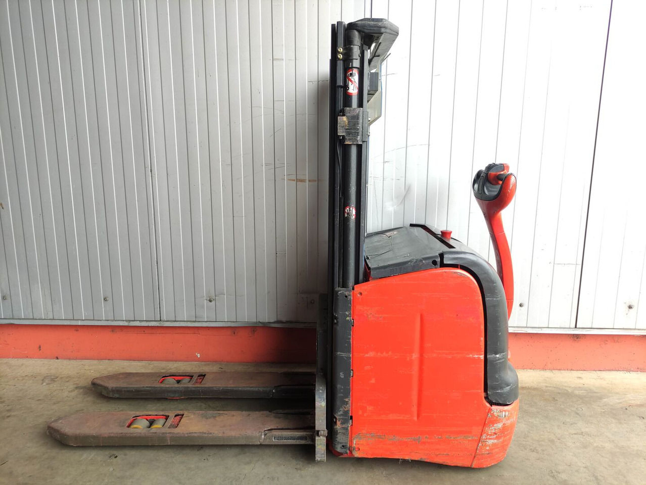 Linde L14-372 - Stacker: picture 1 Linde L14-372 - Stacker: picture 1