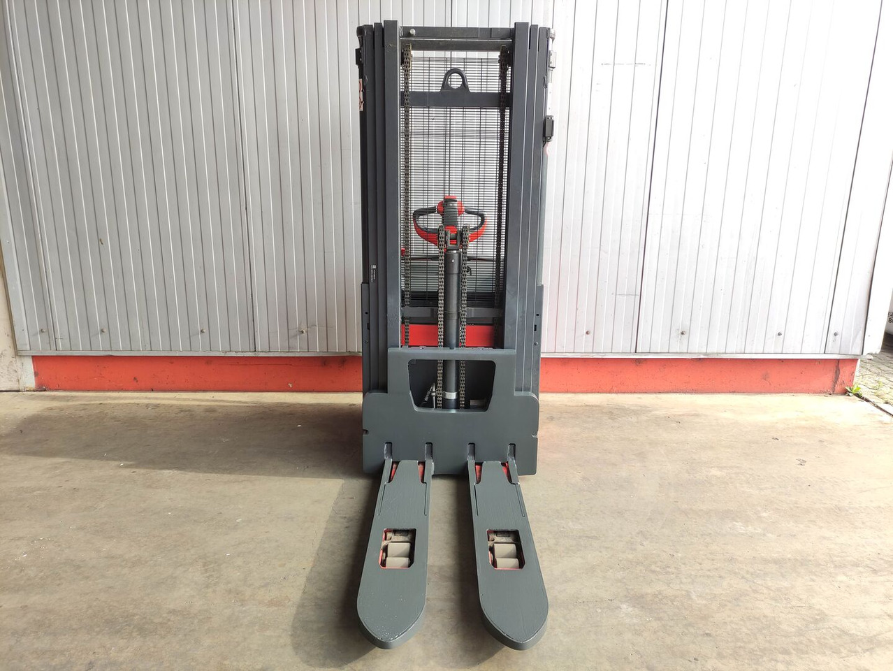 Linde L20i-1173 - Stacker: picture 3 Linde L20i-1173 - Stacker: picture 3
