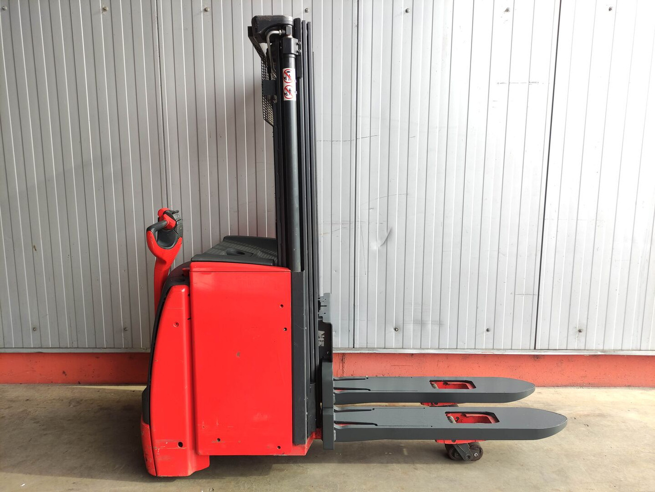 Linde L20i-1173 - Stacker: picture 2 Linde L20i-1173 - Stacker: picture 2