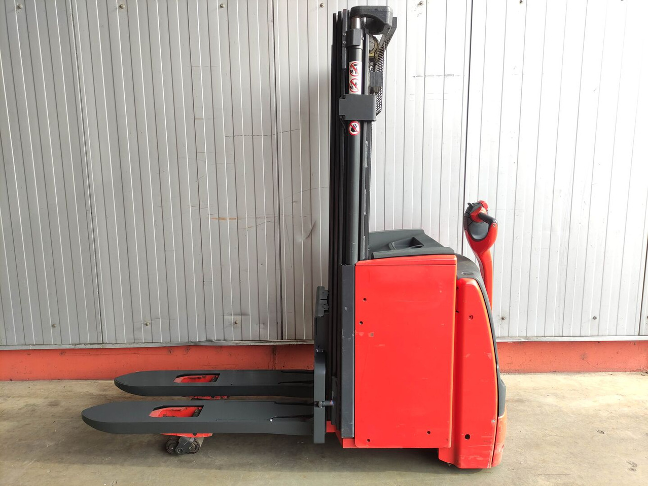 Linde L20i-1173 - Stacker: picture 1 Linde L20i-1173 - Stacker: picture 1