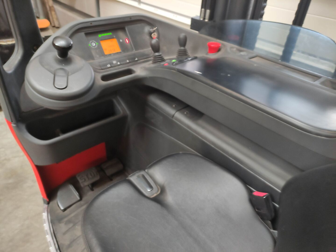 Linde R14-01-1120 - Reach truck: picture 5 Linde R14-01-1120 - Reach truck: picture 5