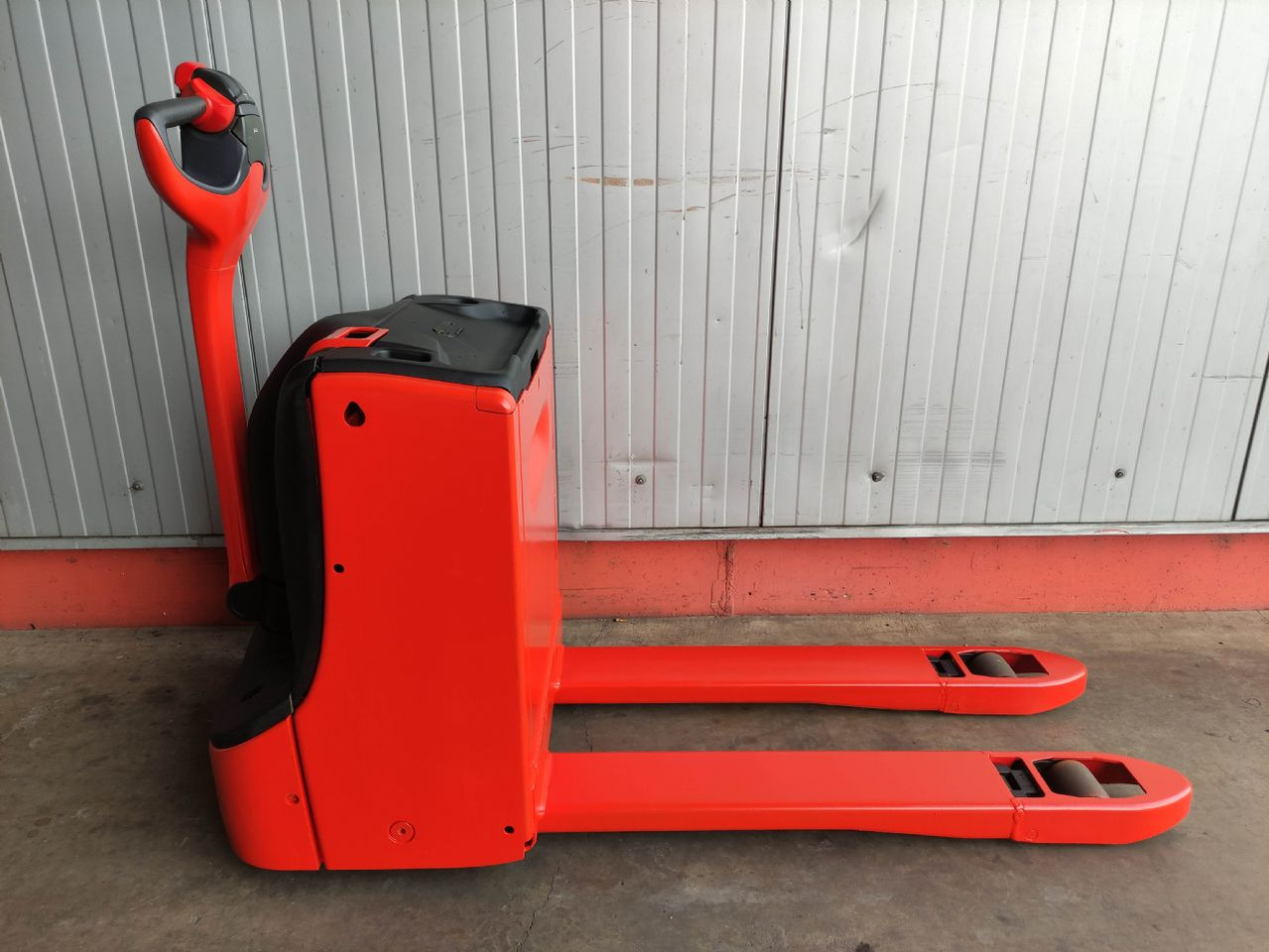 Linde T20-1152 (KDD, UVV und Lack NEU) - Pallet truck: picture 2 Linde T20-1152 (KDD, UVV und Lack NEU) - Pallet truck: picture 2