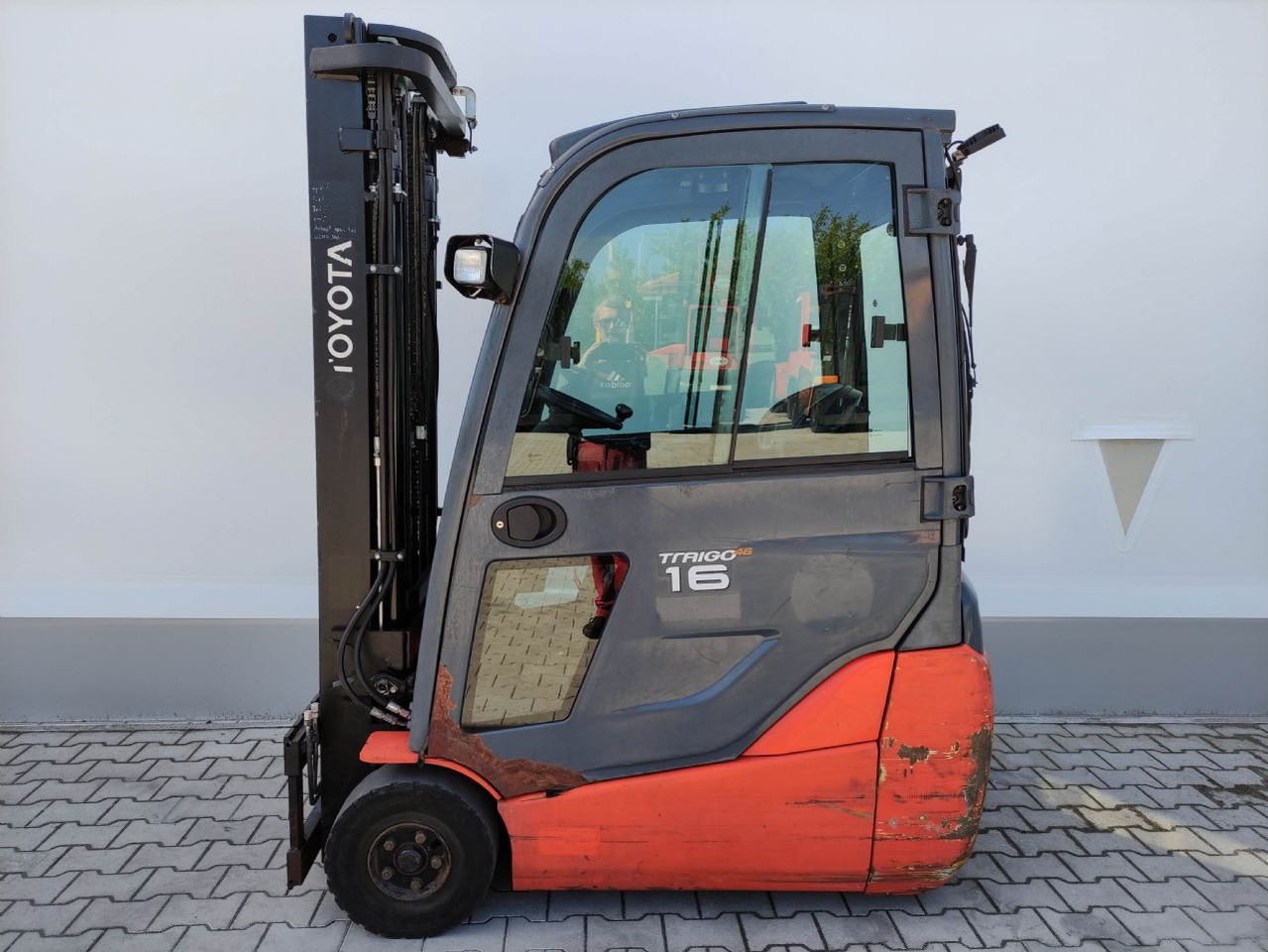 Toyota 8FBEKT16 - Electric forklift: picture 1 Toyota 8FBEKT16 - Electric forklift: picture 1