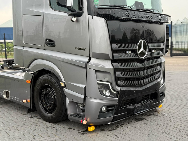 Mercedes-Benz 1863.630 SHOWTRUCK, VOLLUCHT, L PAKKET, HYDRAULIEK, TOPSTAAT. - Tractor unit: picture 3 Mercedes-Benz 1863.630 SHOWTRUCK, VOLLUCHT, L PAKKET, HYDRAULIEK, TOPSTAAT. - Tractor unit: picture 3