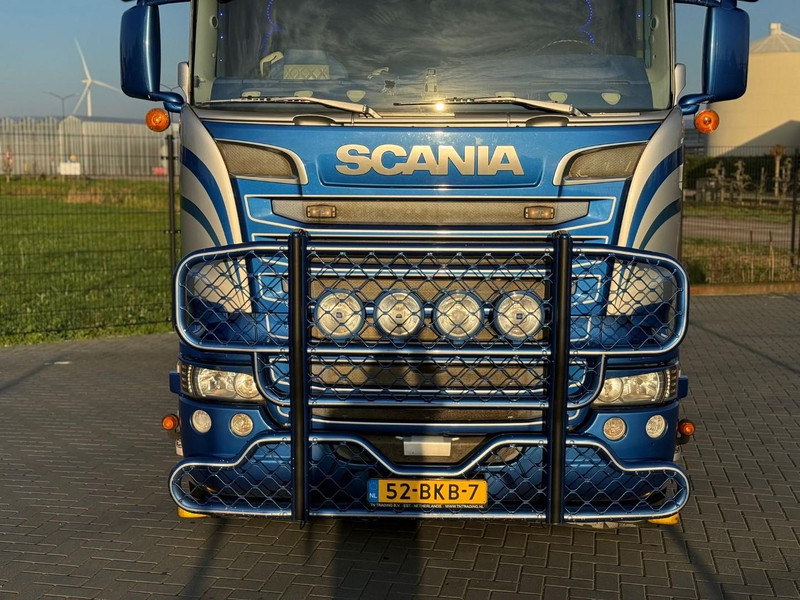 Scania R450 SHOW TRUCK, FULL AIR, SPECIAL INTERIOR, RETARDER, PTO. - Tractor unit: picture 4 Scania R450 SHOW TRUCK, FULL AIR, SPECIAL INTERIOR, RETARDER, PTO. - Tractor unit: picture 4