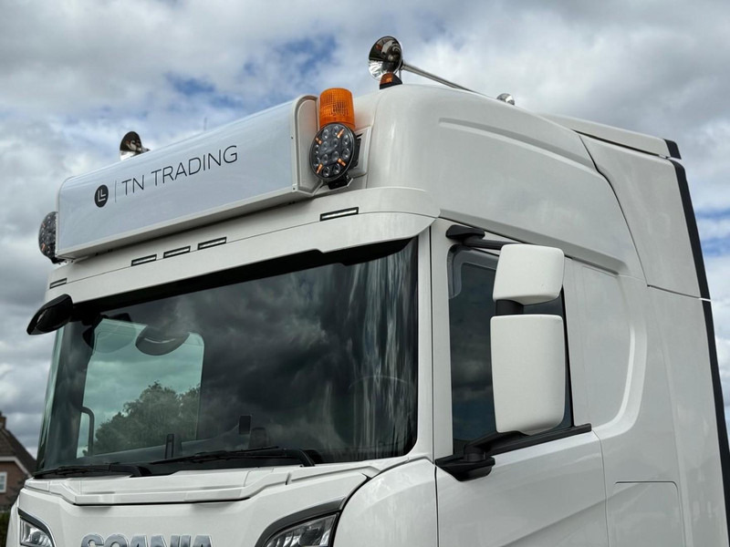 Scania R580 V8 NGS 3.15WB, RETARDER, VOLLUCHT, LEER, LED, KING OF THE ROAD. - Tractor unit: picture 5 Scania R580 V8 NGS 3.15WB, RETARDER, VOLLUCHT, LEER, LED, KING OF THE ROAD. - Tractor unit: picture 5