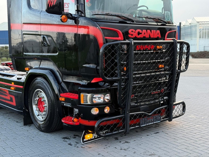 Scania R580 V8 SHOWTRUCK, VOLLUCHT, LEER, RETARDER, BULLBAR, 3.15WB. - Tractor unit: picture 3 Scania R580 V8 SHOWTRUCK, VOLLUCHT, LEER, RETARDER, BULLBAR, 3.15WB. - Tractor unit: picture 3