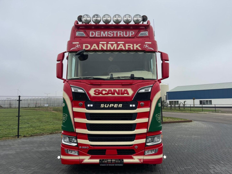 Scania S 650 SHOW TRUCK, FULL AIR, MOTOR BRAKE, PTO/HYDRAULIC. - Tractor unit: picture 3 Scania S 650 SHOW TRUCK, FULL AIR, MOTOR BRAKE, PTO/HYDRAULIC. - Tractor unit: picture 3