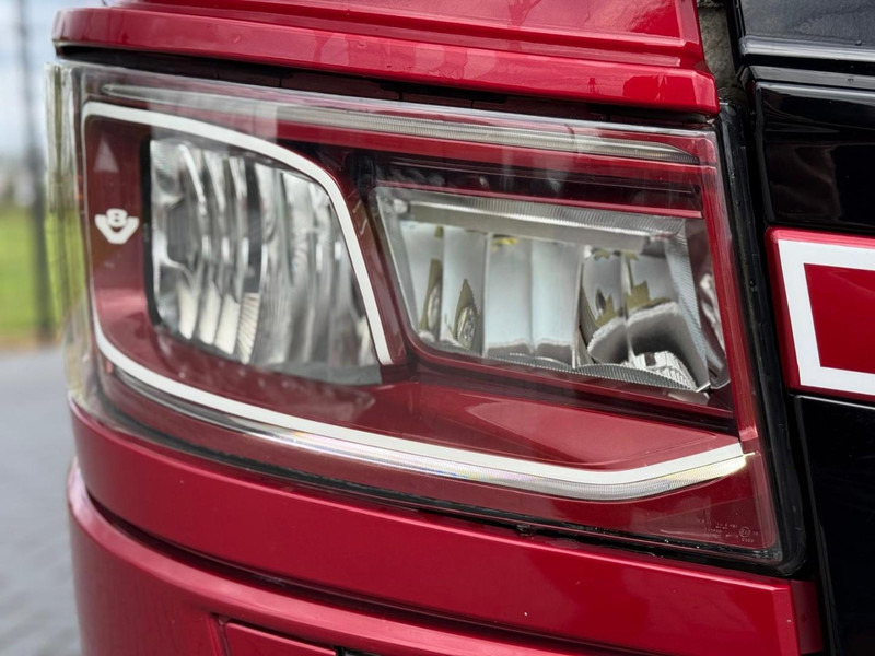 Scania S580 V8 NGS SHOWTRUCK, VOLLUCHT, RETARDER, LEER, GESTUURD. - Tractor unit: picture 5 Scania S580 V8 NGS SHOWTRUCK, VOLLUCHT, RETARDER, LEER, GESTUURD. - Tractor unit: picture 5