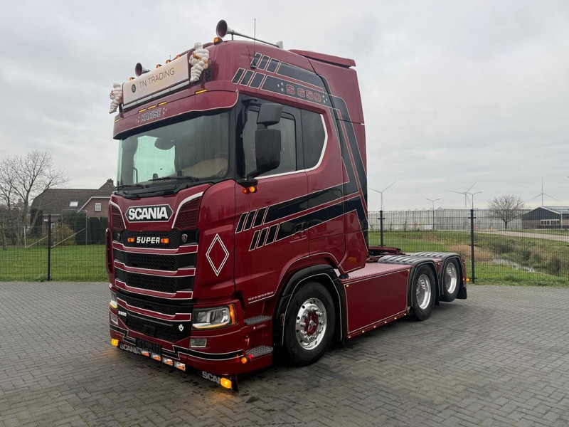 Scania S650 V8 NGS SHOW TRUCK, INTERIOR, FULL AIR, ALCOA, PTO, FULL! - Tractor unit: picture 3 Scania S650 V8 NGS SHOW TRUCK, INTERIOR, FULL AIR, ALCOA, PTO, FULL! - Tractor unit: picture 3