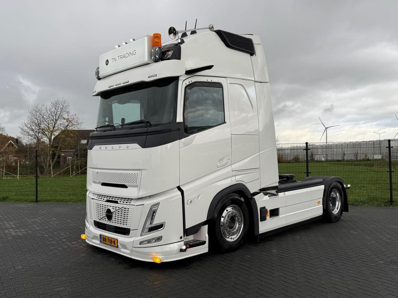 Volvo FH 13.460XL NEW, FULL AIR, ALCOA, HYDRAULIC, XL, SHOW, FULL. - Tractor unit: picture 2 Volvo FH 13.460XL NEW, FULL AIR, ALCOA, HYDRAULIC, XL, SHOW, FULL. - Tractor unit: picture 2