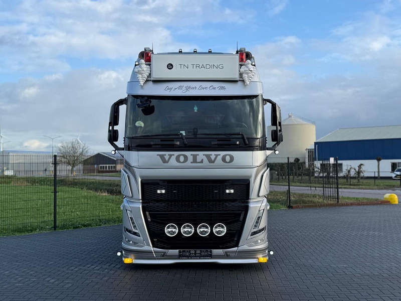 Volvo FH 13.460XL SHOW, ALCOA, INTERIEUR, ALS NIEUW, PUSHER, TOP. - Tractor unit: picture 3 Volvo FH 13.460XL SHOW, ALCOA, INTERIEUR, ALS NIEUW, PUSHER, TOP. - Tractor unit: picture 3