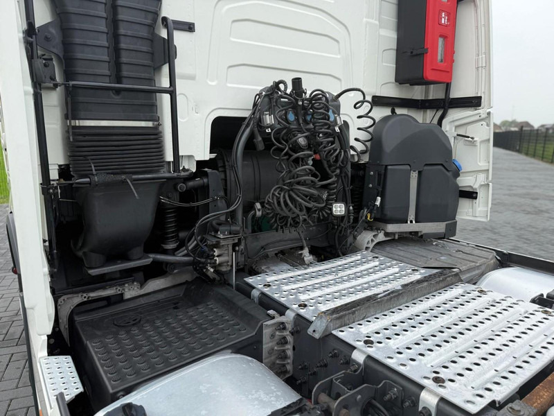 Tractor unit Volvo FH 13.460XL Turbocompound, leer, vollucht, 2 tanks, dubbel glas, vol spoiler.: picture 9