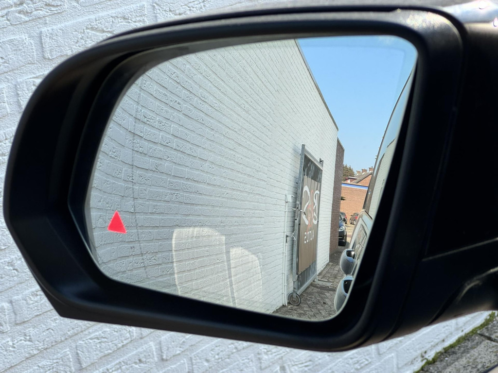 Mercedes-Benz V-Klasse-300d L3 Avantgarde AMG 360 Camera Burmester Groot scherm Adaptieve cruise - Crew cab van: picture 4 Mercedes-Benz V-Klasse-300d L3 Avantgarde AMG 360 Camera Burmester Groot scherm Adaptieve cruise - Crew cab van: picture 4