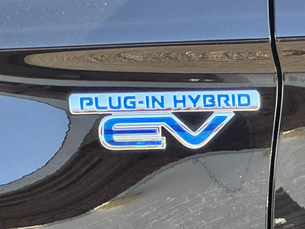 Mitsubishi Outlander-2.0 PHEV instyle+ Adaptive cruis control Climate control Leder Stoel-/ stuurverwarming - SUV: picture 4 Mitsubishi Outlander-2.0 PHEV instyle+ Adaptive cruis control Climate control Leder Stoel-/ stuurverwarming - SUV: picture 4