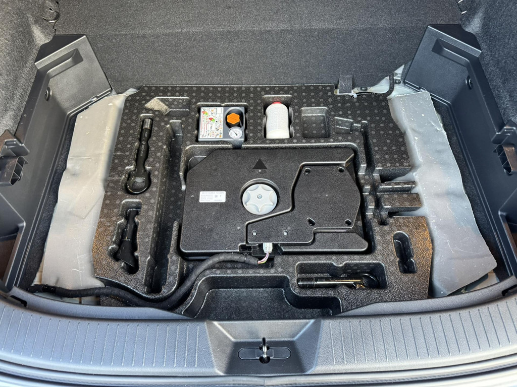 SUV Nissan QASHQAI-1.5 e-Power Business Design Adaptive cruise Climate control Full LED 360 camera Dodehoekdetectie Apple / Android: picture 14 SUV Nissan QASHQAI-1.5 e-Power Business Design Adaptive cruise Climate control Full LED 360 camera Dodehoekdetectie Apple / Android: picture 14