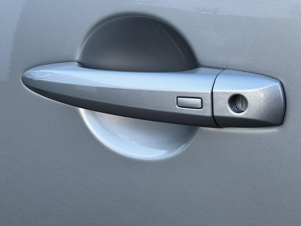 SUV Nissan QASHQAI-1.5 e-Power Business Design Adaptive cruise Climate control Full LED 360 camera Dodehoekdetectie Apple / Android: picture 17 SUV Nissan QASHQAI-1.5 e-Power Business Design Adaptive cruise Climate control Full LED 360 camera Dodehoekdetectie Apple / Android: picture 17