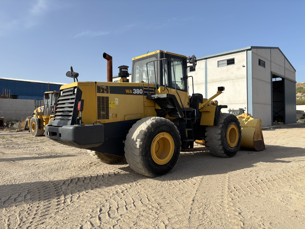 KOMATSU WA380-6 - Loader: picture 5 KOMATSU WA380-6 - Loader: picture 5