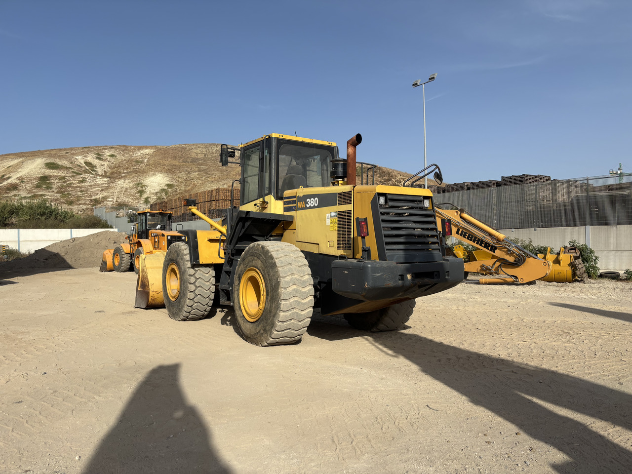 KOMATSU WA380-6 - Loader: picture 3 KOMATSU WA380-6 - Loader: picture 3