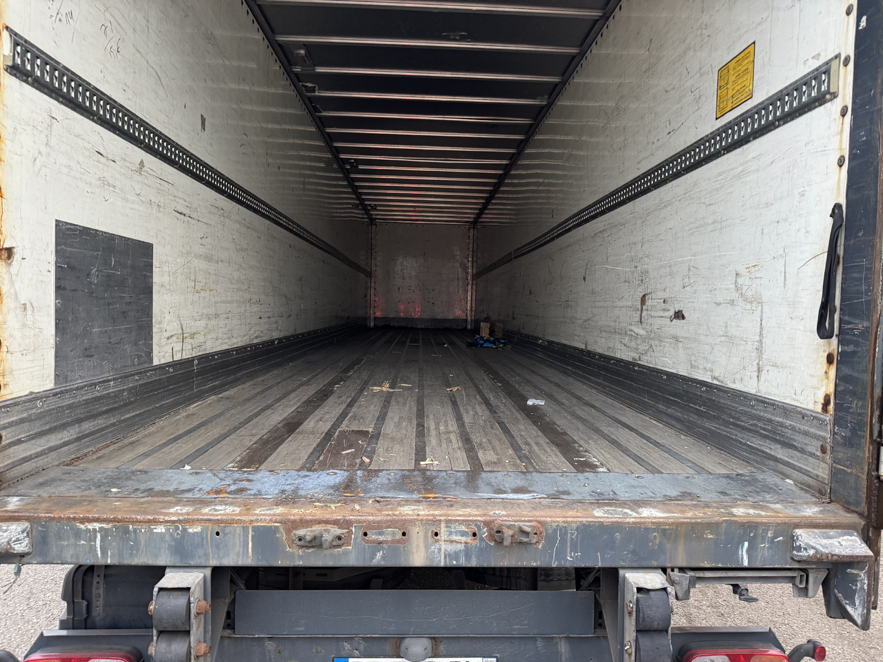 FRUEHAUF Fourgon - Closed box semi-trailer: picture 5 FRUEHAUF Fourgon - Closed box semi-trailer: picture 5