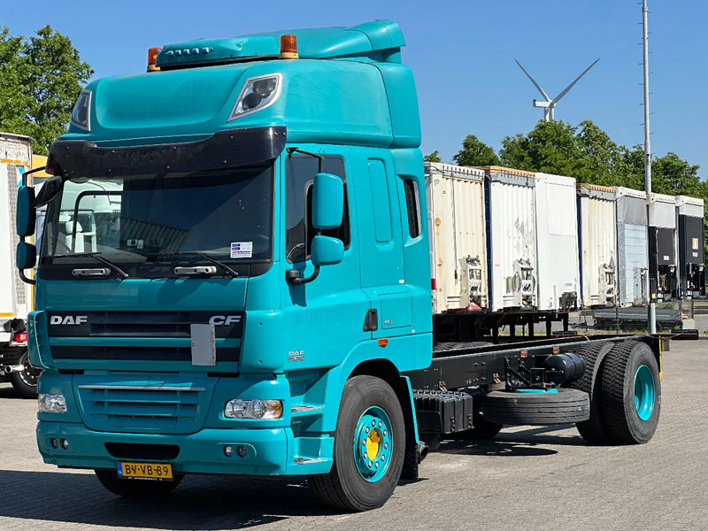 DAF CF 85.360 4X2 Chassis Euro 5 *NL-Truck* - Cab chassis truck: picture 1 DAF CF 85.360 4X2 Chassis Euro 5 *NL-Truck* - Cab chassis truck: picture 1
