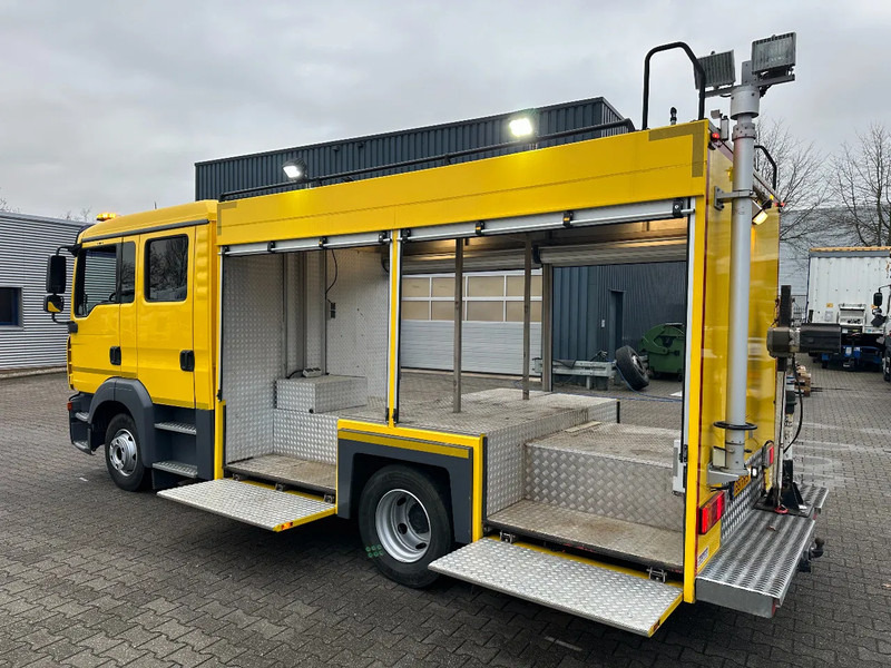 Box truck MAN TGL 12.240 Double Cabin *Only 80 Tkm* Ex Fire Truck: picture 8 Box truck MAN TGL 12.240 Double Cabin *Only 80 Tkm* Ex Fire Truck: picture 8