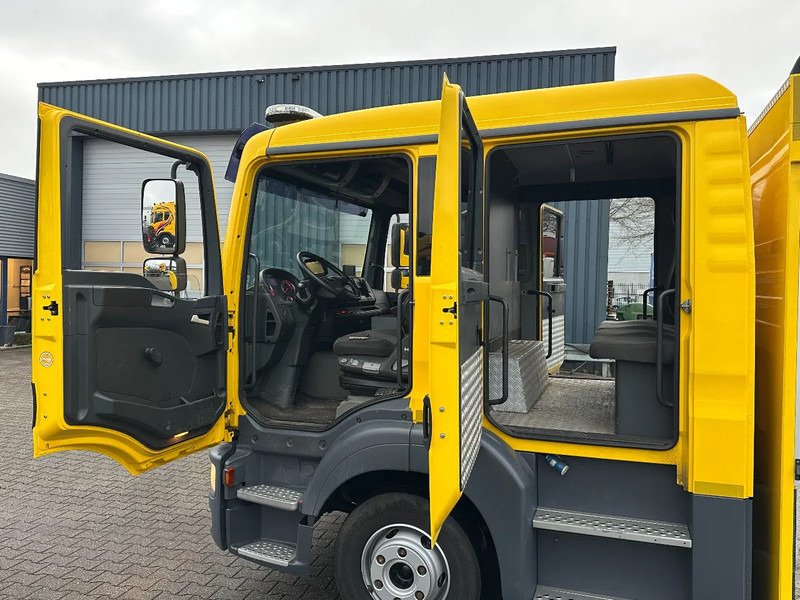 Box truck MAN TGL 12.240 Double Cabin *Only 80 Tkm* Ex Fire Truck: picture 11 Box truck MAN TGL 12.240 Double Cabin *Only 80 Tkm* Ex Fire Truck: picture 11