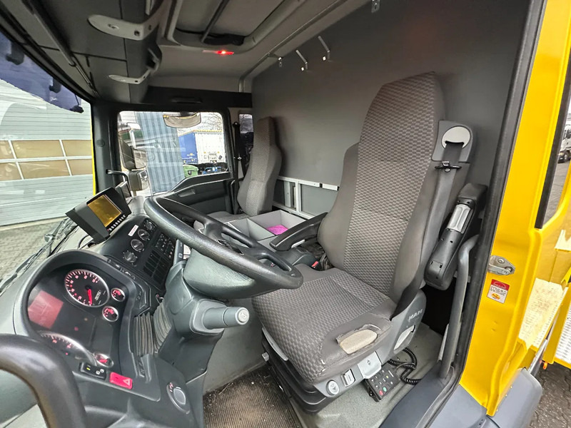 Box truck MAN TGL 12.240 Double Cabin *Only 80 Tkm* Ex Fire Truck: picture 15 Box truck MAN TGL 12.240 Double Cabin *Only 80 Tkm* Ex Fire Truck: picture 15