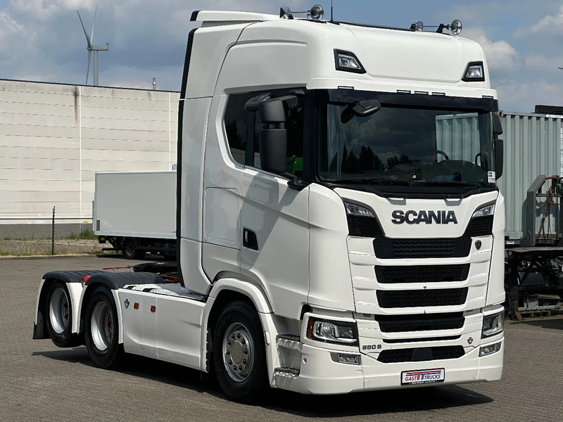Scania S650 V8 6x2 Boogie / Retarder / 2 Tank / Full Air / Full Spoiler - Tractor unit: picture 2 Scania S650 V8 6x2 Boogie / Retarder / 2 Tank / Full Air / Full Spoiler - Tractor unit: picture 2