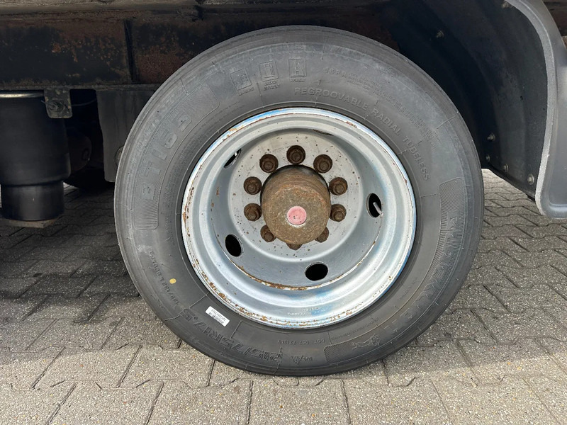 Closed box semi-trailer Van Eck Aircargo / Rollenbaan / Mega / SAF-Axle / Carrier: picture 9