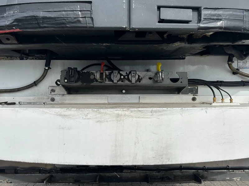 Closed box semi-trailer Van Eck Aircargo / Rollenbaan / Mega / SAF-Axle / Carrier: picture 18