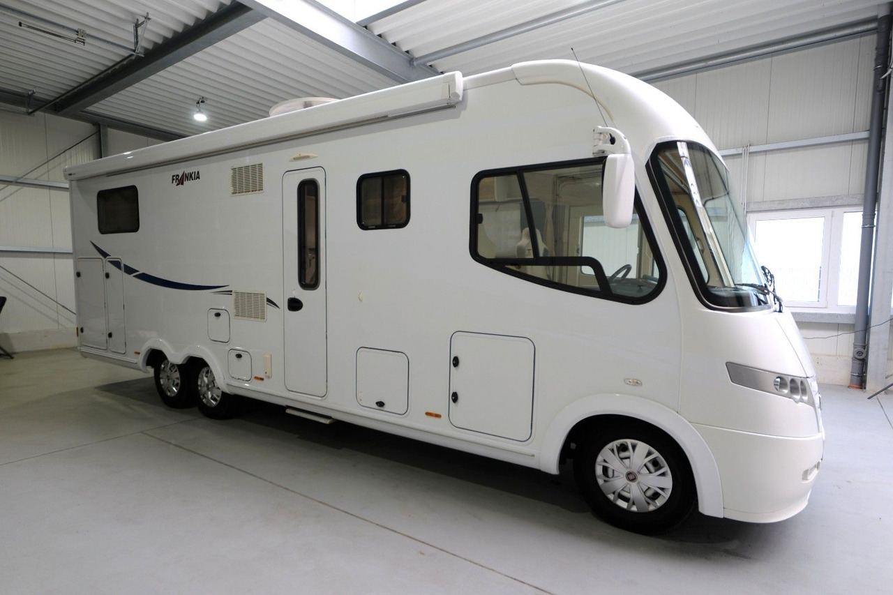 Frankia I 840 QD/Automatik/Festbett+Hubbett/TOP - Integrated motorhome: picture 1 Frankia I 840 QD/Automatik/Festbett+Hubbett/TOP - Integrated motorhome: picture 1