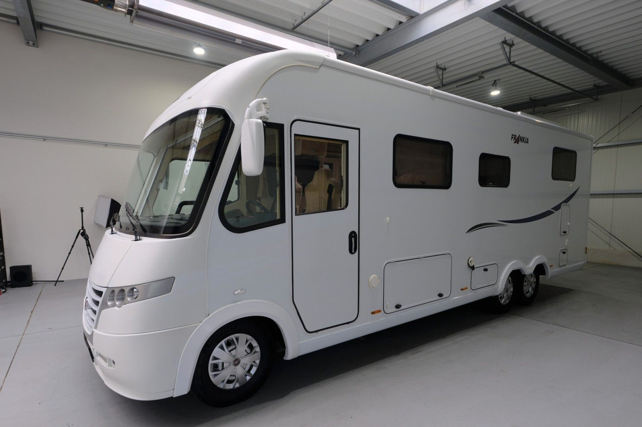 Frankia I 840 QD/Automatik/Festbett+Hubbett/TOP - Integrated motorhome: picture 2 Frankia I 840 QD/Automatik/Festbett+Hubbett/TOP - Integrated motorhome: picture 2
