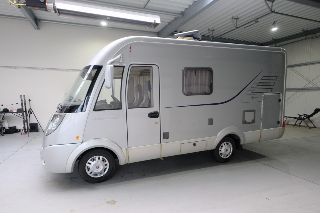 HYMER / ERIBA / HYMERCAR B 504 CL/Festbett+Hubbett/Solar/Klima/Garage/TOP - Integrated motorhome: picture 2 HYMER / ERIBA / HYMERCAR B 504 CL/Festbett+Hubbett/Solar/Klima/Garage/TOP - Integrated motorhome: picture 2