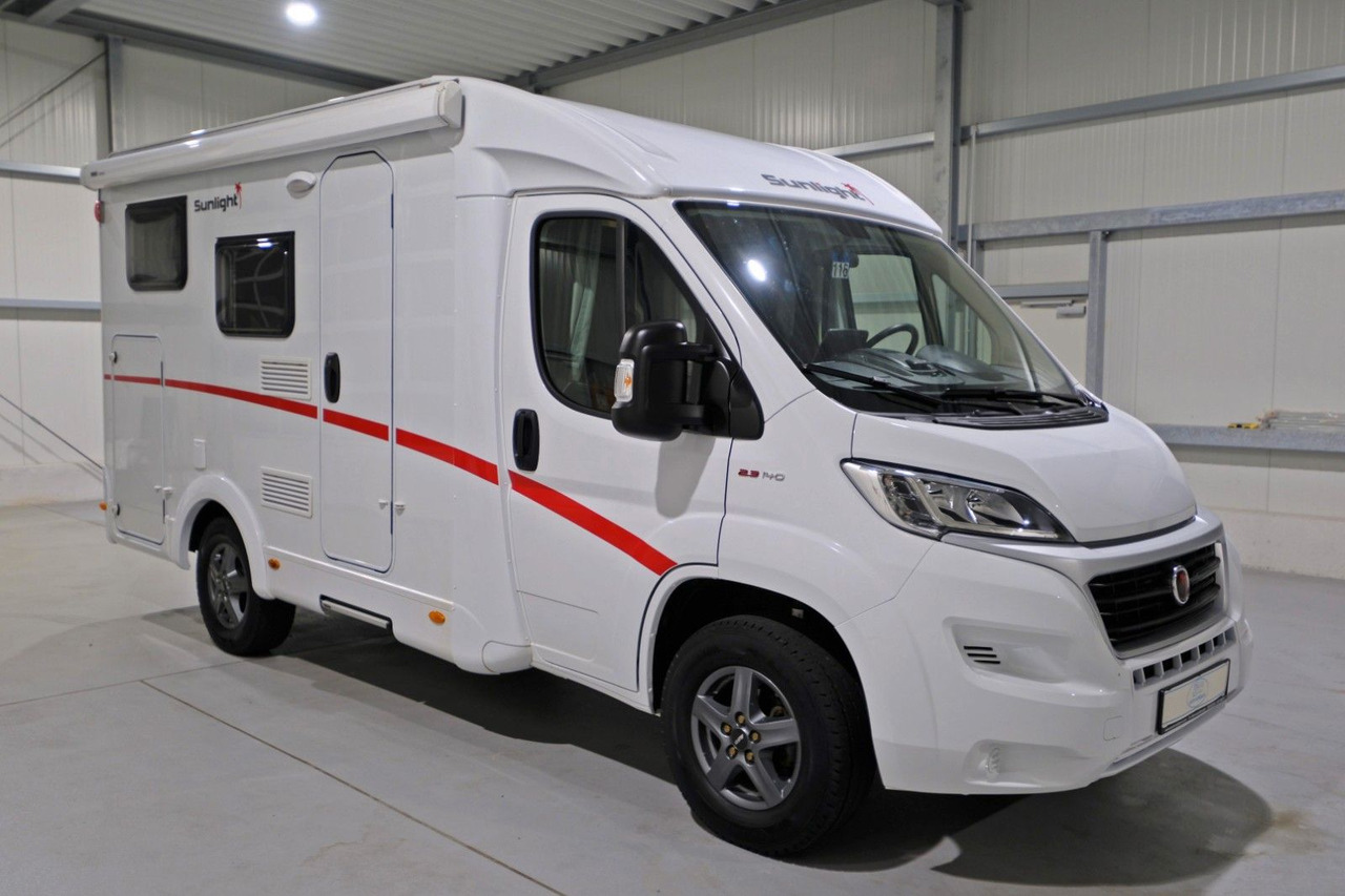 Sunlight V 60/1.Hand/Festbett/Garage/Klima/Markise - Semi-integrated motorhome: picture 1 Sunlight V 60/1.Hand/Festbett/Garage/Klima/Markise - Semi-integrated motorhome: picture 1